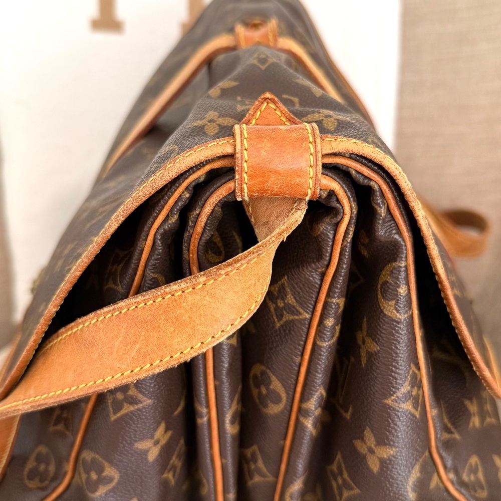 Authentic Louis Vuitton Saumur 35 in Monogram canvas M42254 brown LV leather - Picture 8 of 16